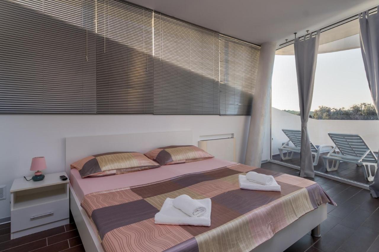 Vila Tina In Pula, Istrien メドゥリン エクステリア 写真